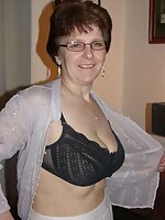 mature pantyhose swinger